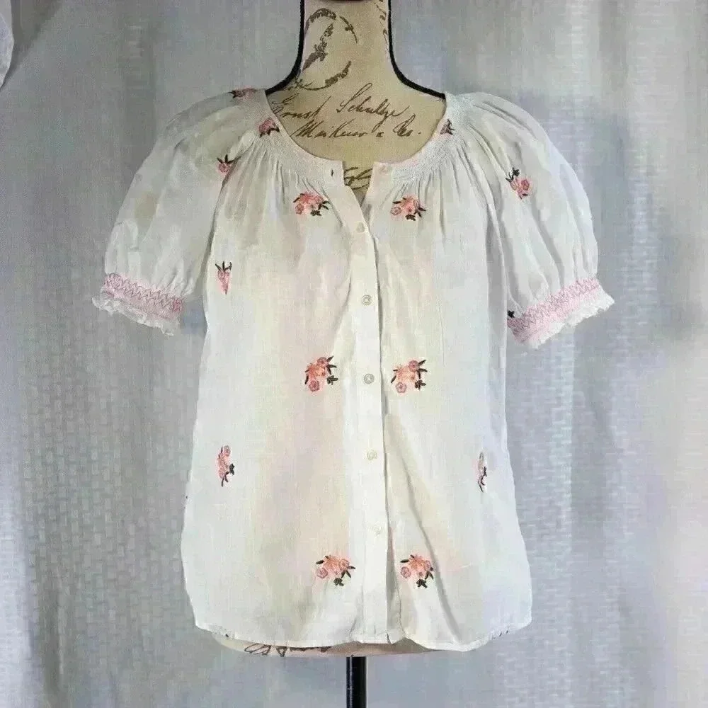 LOFT size XS white peasant blouse with embroirded flowers button down puff sleev